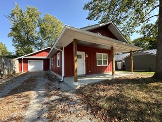 207 E College Street, Bainbridge, IN 46105