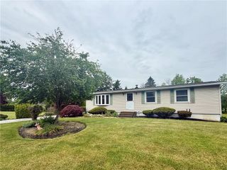 4301 Kings Highway North, Emmaus Boro, PA 18049