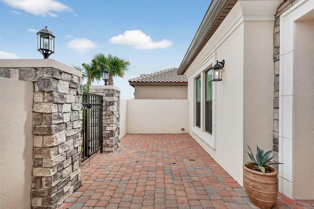 10102 SW Davanti Drive, Port St. Lucie, FL 34987