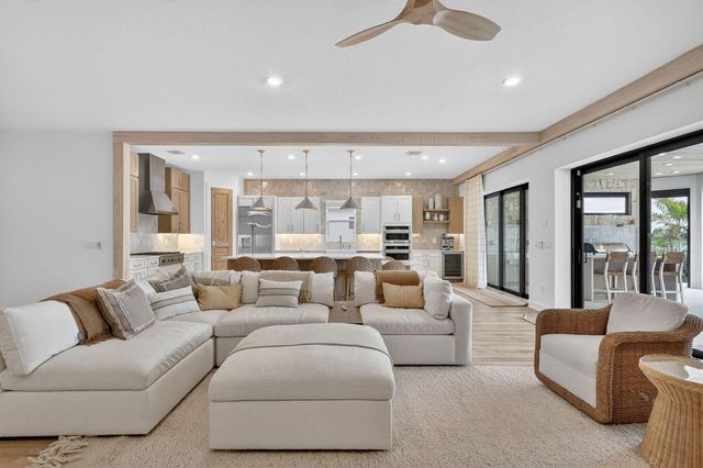 10102 SW Davanti Drive, Port St. Lucie, FL 34987