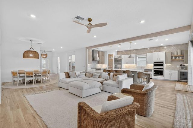 10102 SW Davanti Drive, Port St. Lucie, FL 34987