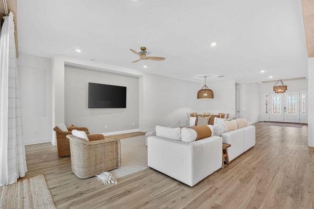 10102 SW Davanti Drive, Port St. Lucie, FL 34987
