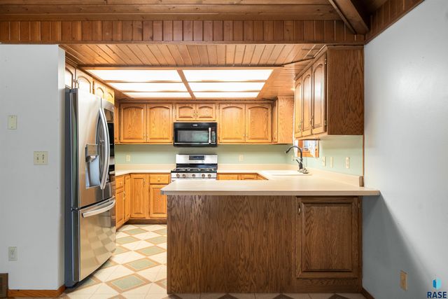 412 N Needles Dr Drive, Brandon, SD 57005