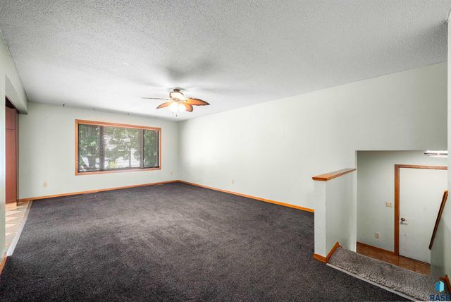 412 N Needles Dr Drive, Brandon, SD 57005