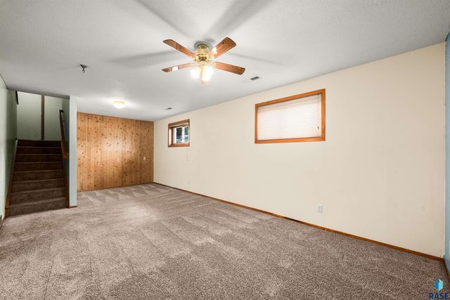 412 N Needles Dr Drive, Brandon, SD 57005