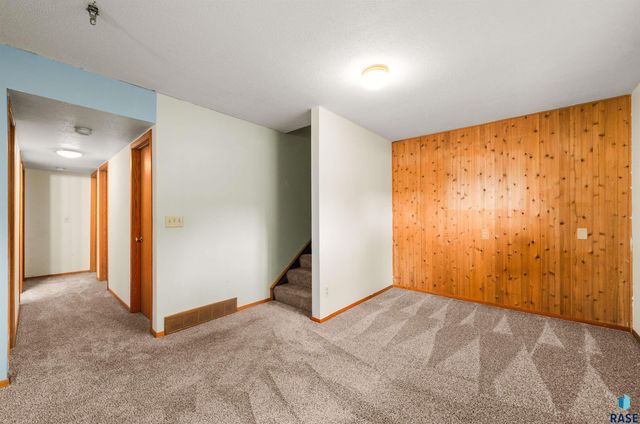 412 N Needles Dr Drive, Brandon, SD 57005