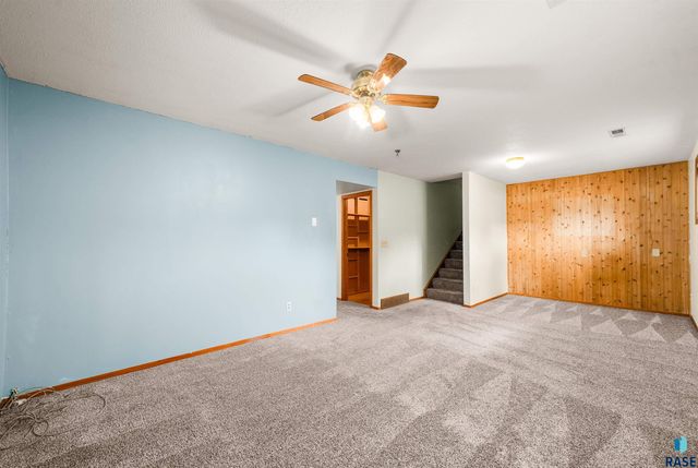 412 N Needles Dr Drive, Brandon, SD 57005