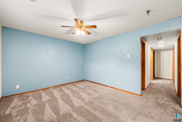 412 N Needles Dr Drive, Brandon, SD 57005