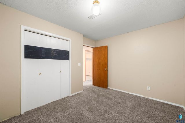 412 N Needles Dr Drive, Brandon, SD 57005