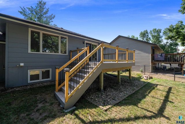 412 N Needles Dr Drive, Brandon, SD 57005
