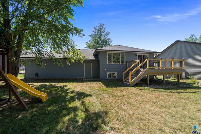 412 N Needles Dr Drive, Brandon, SD 57005