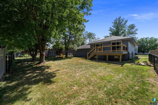 412 N Needles Dr Drive, Brandon, SD 57005