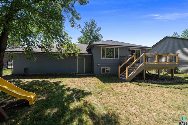 412 N Needles Dr Drive, Brandon, SD 57005