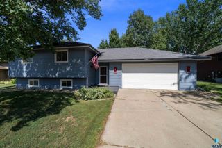 412 N Needles Dr Drive, Brandon, SD 57005