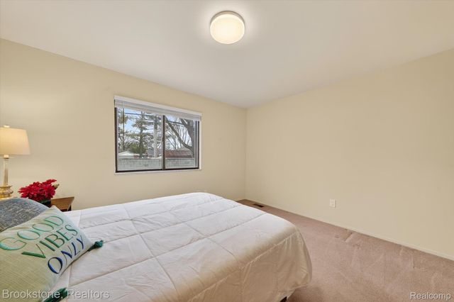 28564 Aspen Drive, Warren, MI 48093