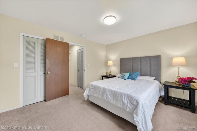 28564 Aspen Drive, Warren, MI 48093