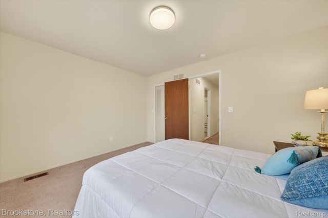 28564 Aspen Drive, Warren, MI 48093