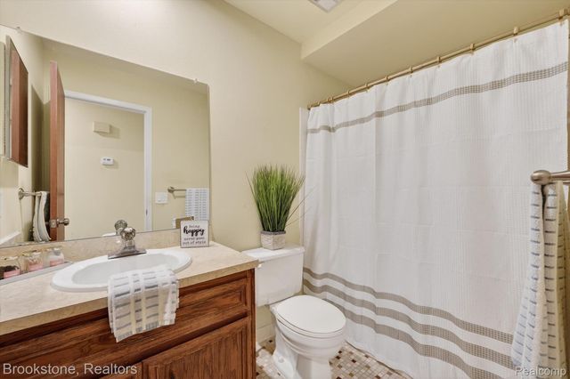 28564 Aspen Drive, Warren, MI 48093