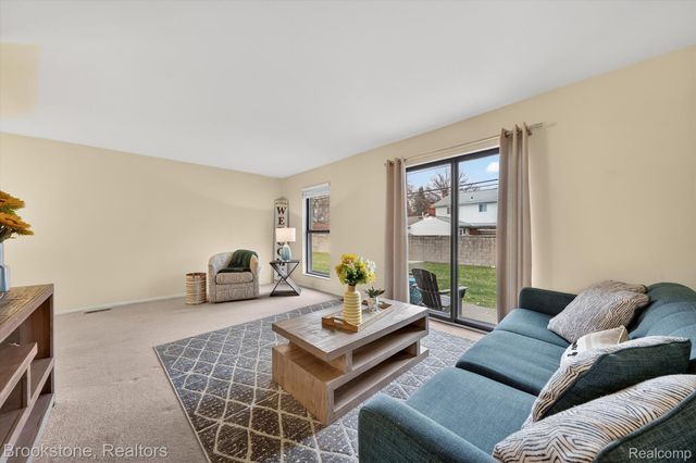 28564 Aspen Drive, Warren, MI 48093