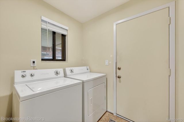 28564 Aspen Drive, Warren, MI 48093