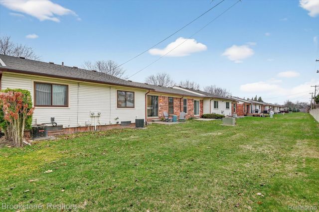 28564 Aspen Drive, Warren, MI 48093