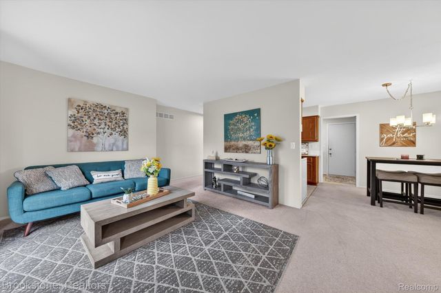 28564 Aspen Drive, Warren, MI 48093