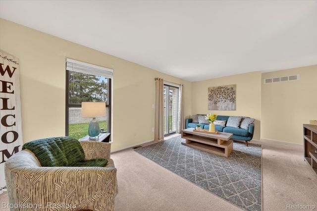 28564 Aspen Drive, Warren, MI 48093