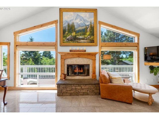 2316 ROYAL VIEW Dr, Seaside, OR 97138