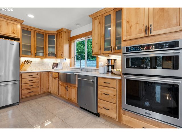 2316 ROYAL VIEW Dr, Seaside, OR 97138