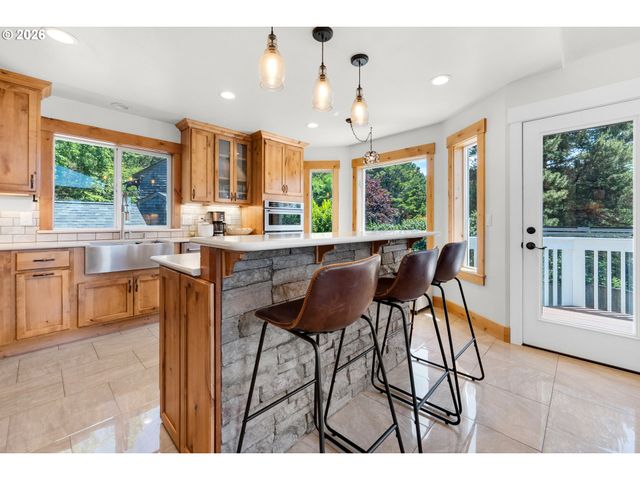 2316 ROYAL VIEW Dr, Seaside, OR 97138