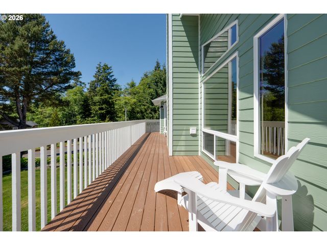 2316 ROYAL VIEW Dr, Seaside, OR 97138
