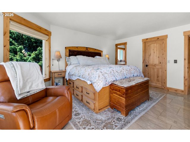 2316 ROYAL VIEW Dr, Seaside, OR 97138