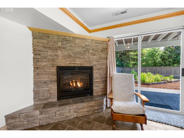2316 ROYAL VIEW Dr, Seaside, OR 97138