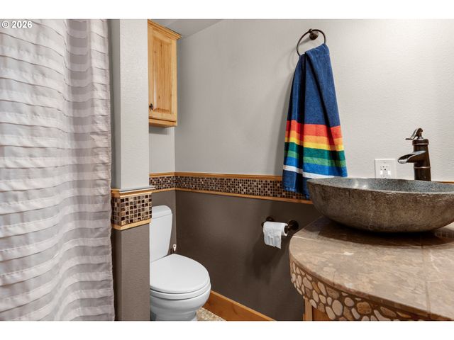 2316 ROYAL VIEW Dr, Seaside, OR 97138