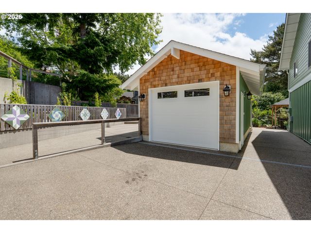 2316 ROYAL VIEW Dr, Seaside, OR 97138