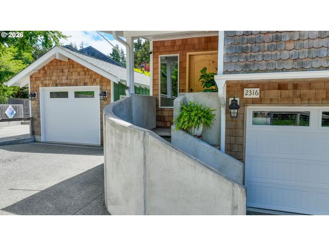 2316 ROYAL VIEW Dr, Seaside, OR 97138