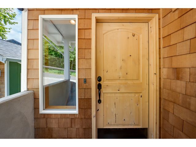 2316 ROYAL VIEW Dr, Seaside, OR 97138