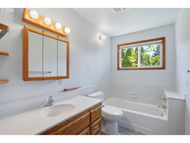15507 Ne PARKINEN Rd, Brush Prairie, WA 98606