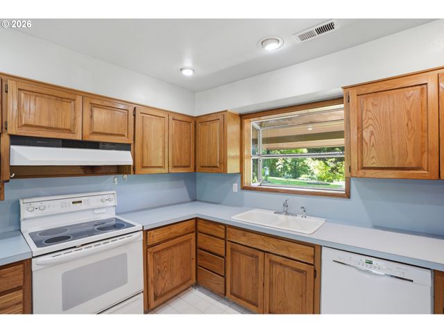 15507 Ne PARKINEN Rd, Brush Prairie, WA 98606
