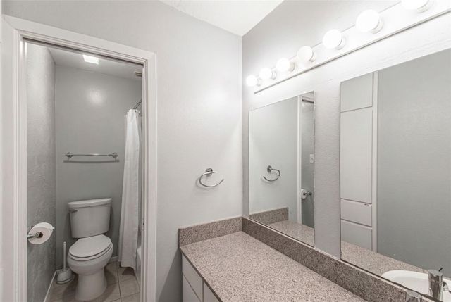 8206 Exmoor DR B, Austin, TX 78757