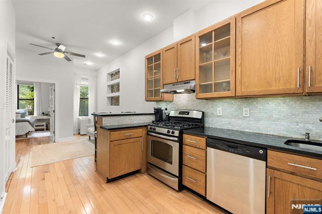 805 Park Avenue 1R, Hoboken, NJ 07030