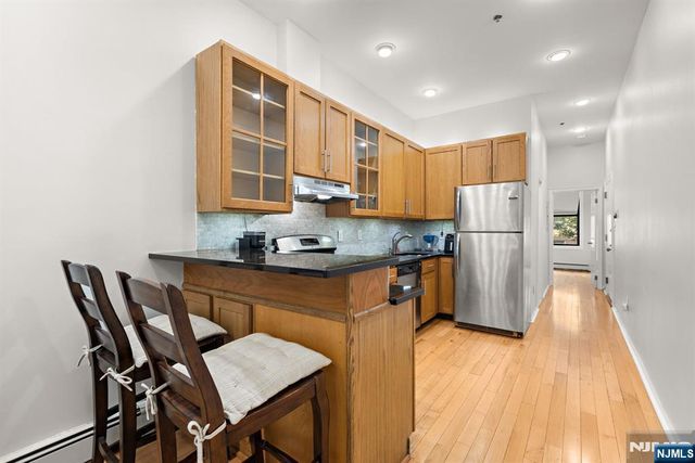 805 Park Avenue 1R, Hoboken, NJ 07030