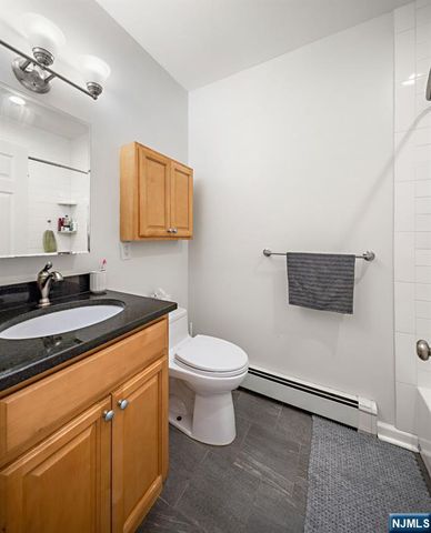 805 Park Avenue 1R, Hoboken, NJ 07030