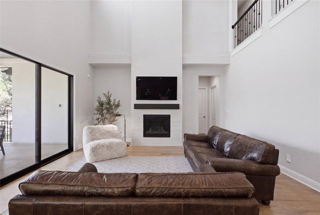 6609 Rocky Grotto CV, Jonestown, TX 78645