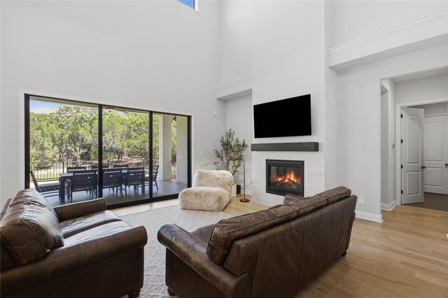 6609 Rocky Grotto CV, Jonestown, TX 78645