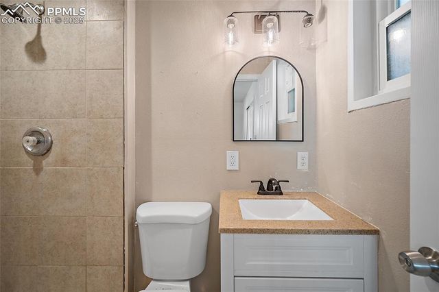 422 Hackberry Drive, Colorado Springs, CO 80911