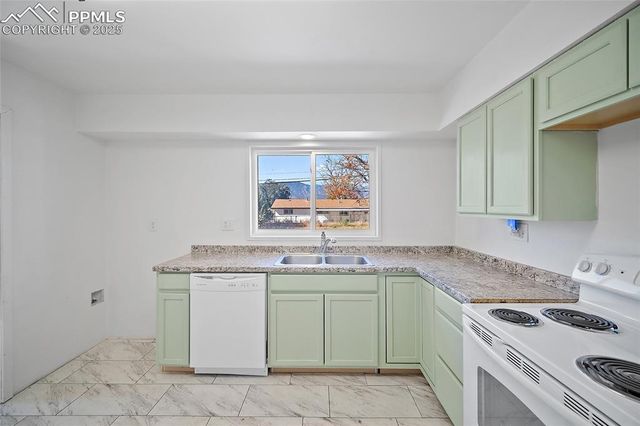 422 Hackberry Drive, Colorado Springs, CO 80911