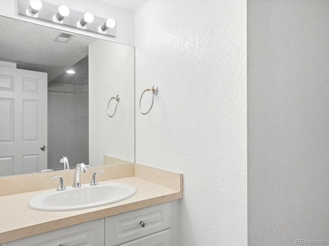 14044 E Temple Dr, Aurora, CO 80015