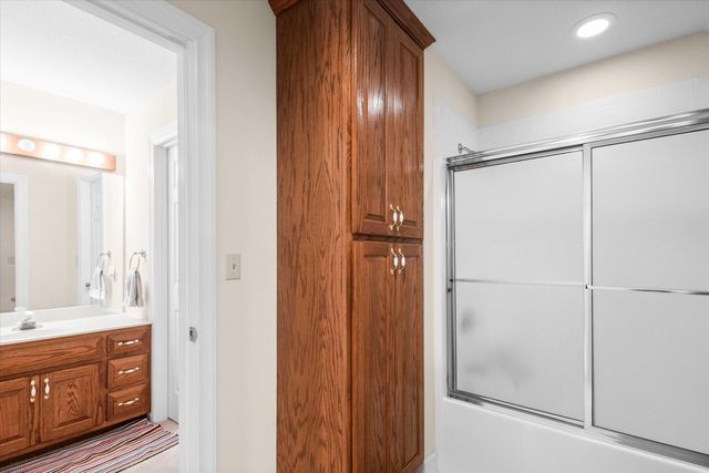 1807 CRYSTAL POINT, Columbia, MO 65203