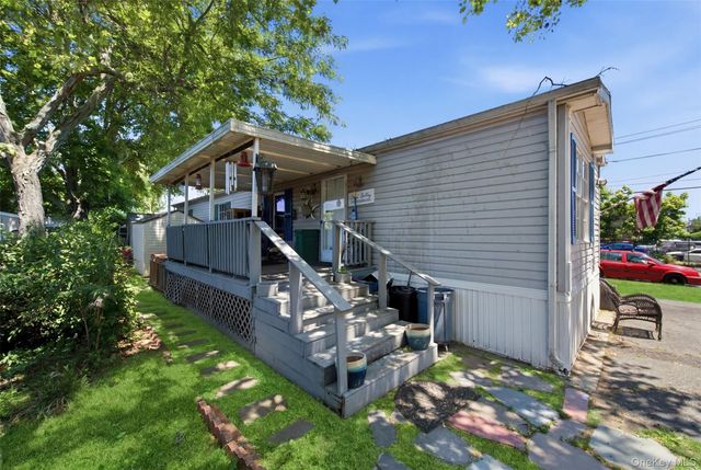1137 Unit 124 Lincoln Avenue, Holbrook, NY 11741